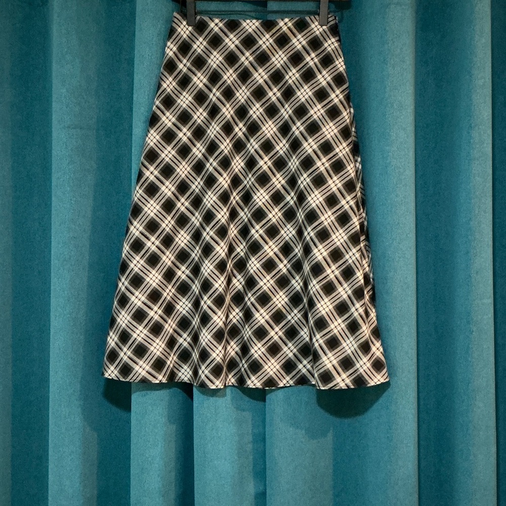 Uniqlo Black and White Plaid A-Line Skirt